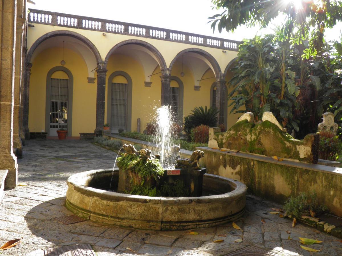 La Stanza Grande Della Luna D'Irene Naples Exterior photo